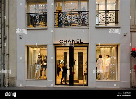 outlet in parisit chanel|Chanel boutique in Paris.